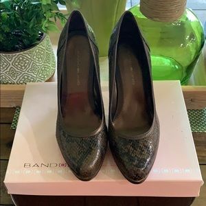 Beautiful Faux Snake Skin Bandolino Heels